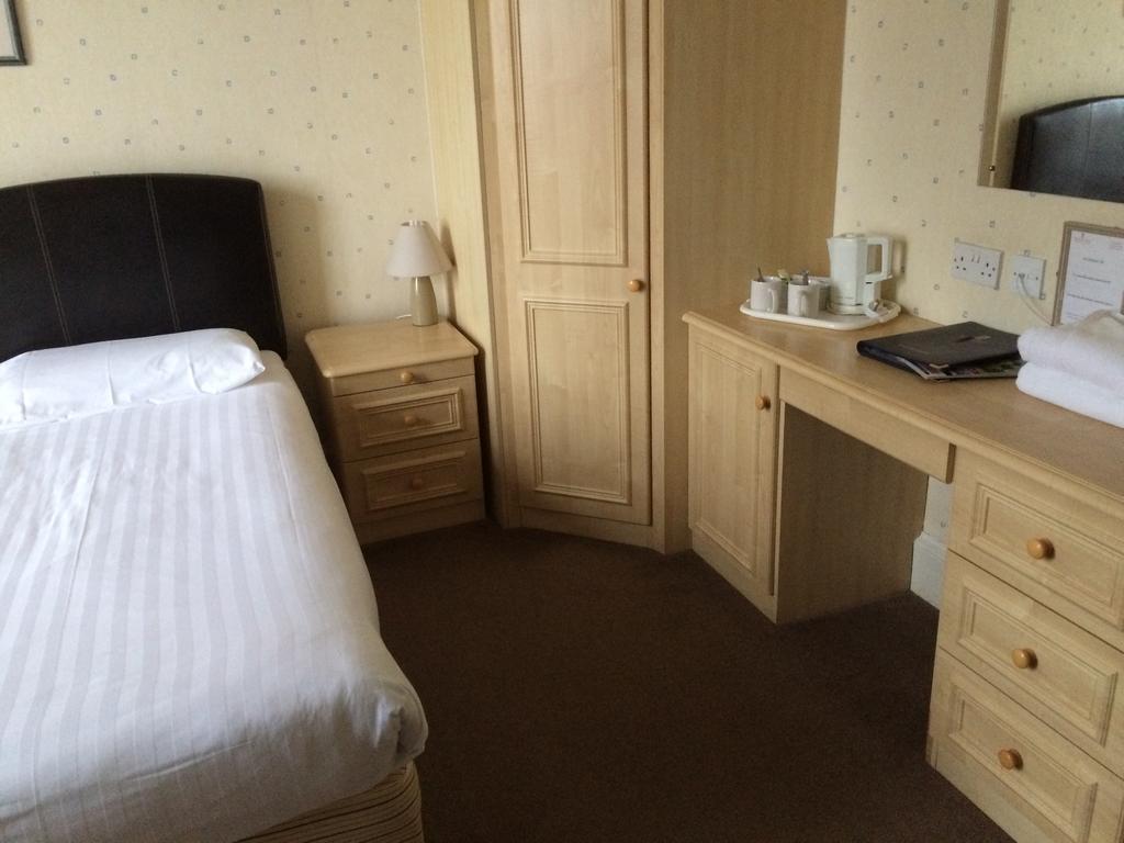 Annfield House Hotel Ървин Екстериор снимка